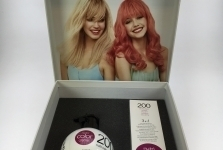Revlon productverpakking met schuiminterieur